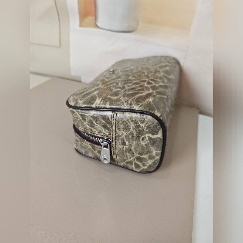 2026最新款式萬(wàn)寶龍手拿包火爆款大量出貨啦，叫囂專櫃貨 頂級(jí)原單貨 紙上談兵吹