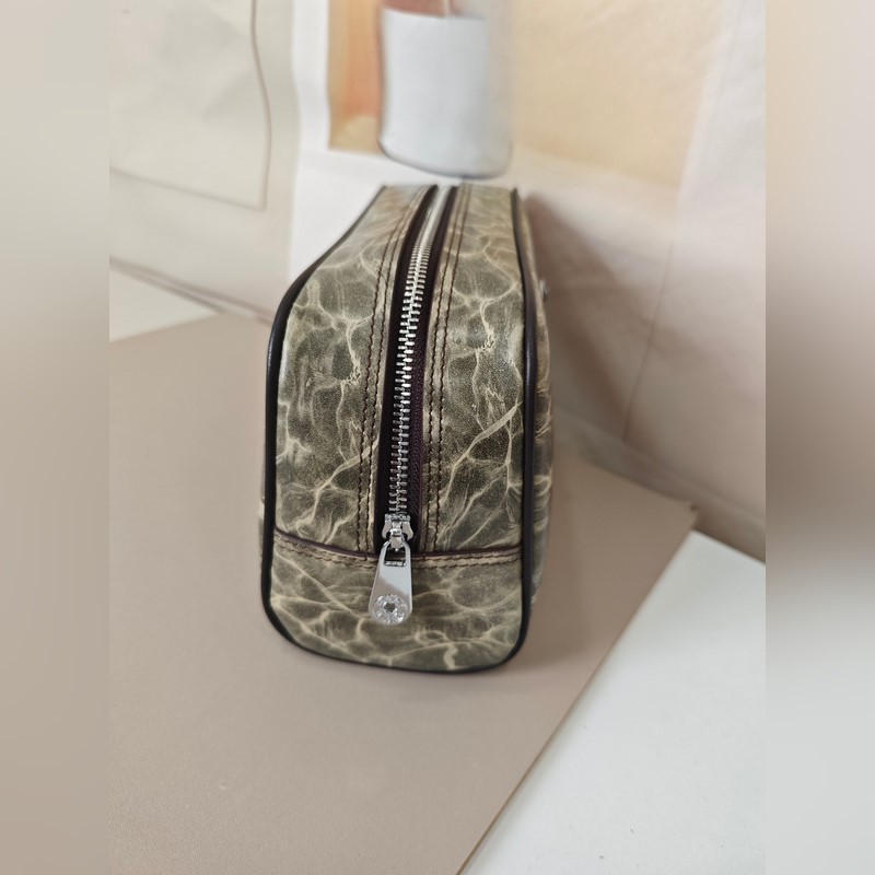 2026最新款式萬(wàn)寶龍手拿包火爆款大量出貨啦，叫囂專櫃貨 頂級(jí)原單貨 紙上談兵吹