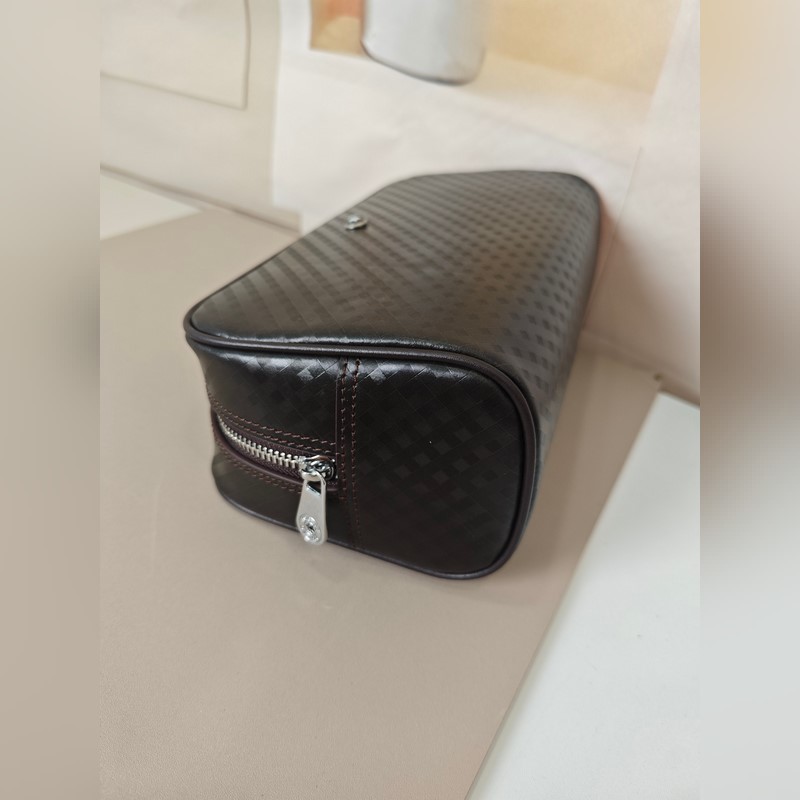 2026最新款式萬寶龍手拿包火爆款大量出貨啦，叫囂專櫃貨 頂級原單貨 紙上談兵吹