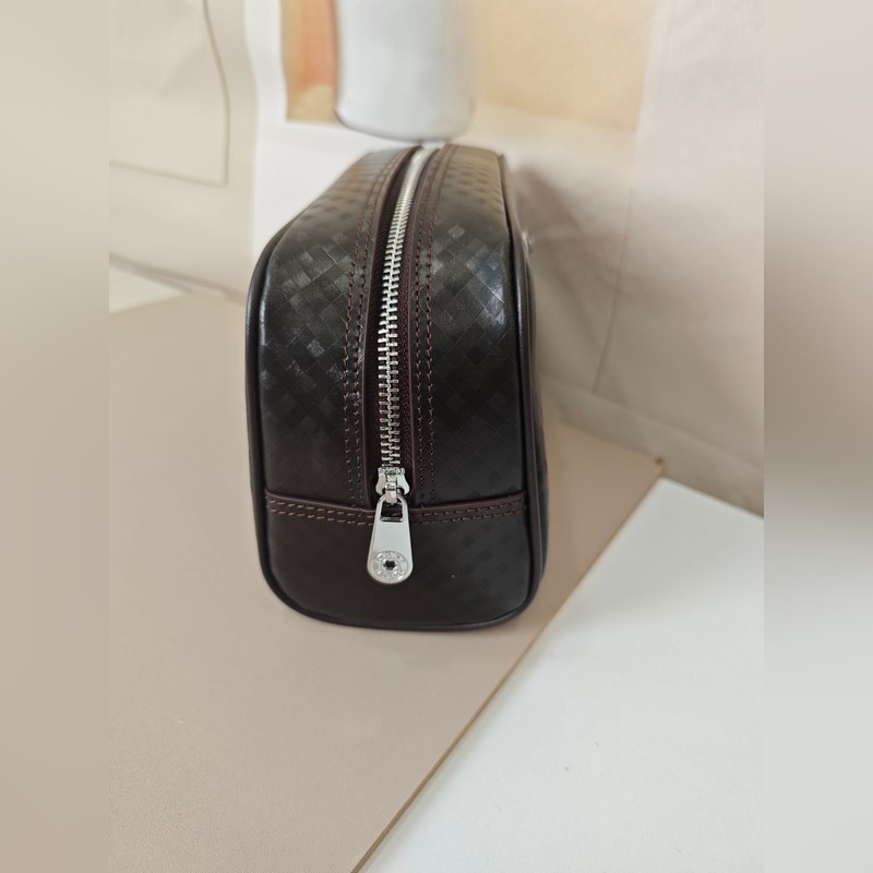 2026最新款式萬寶龍手拿包火爆款大量出貨啦，叫囂專櫃貨 頂級原單貨 紙上談兵吹