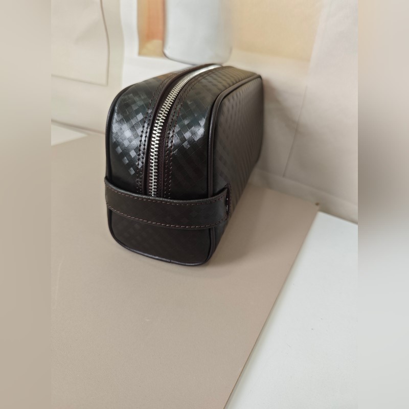 2026最新款式萬寶龍手拿包火爆款大量出貨啦，叫囂專櫃貨 頂級原單貨 紙上談兵吹