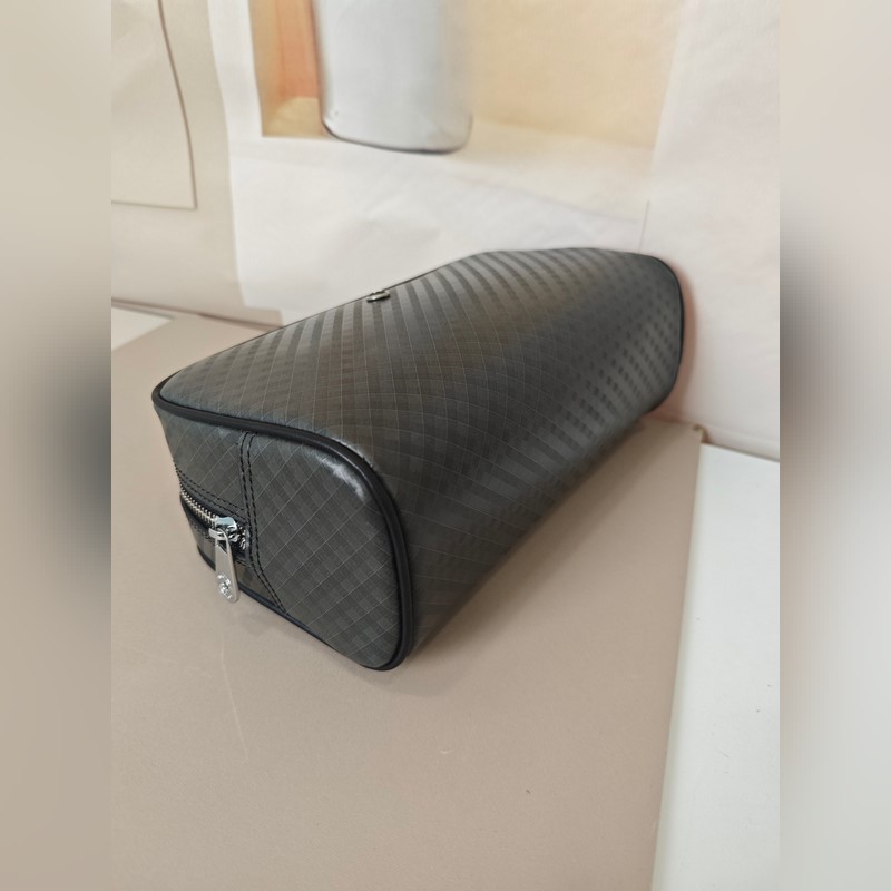 2026最新款式萬寶龍手拿包火爆款大量出貨啦，叫囂專櫃貨 頂級原單貨 紙上談兵吹