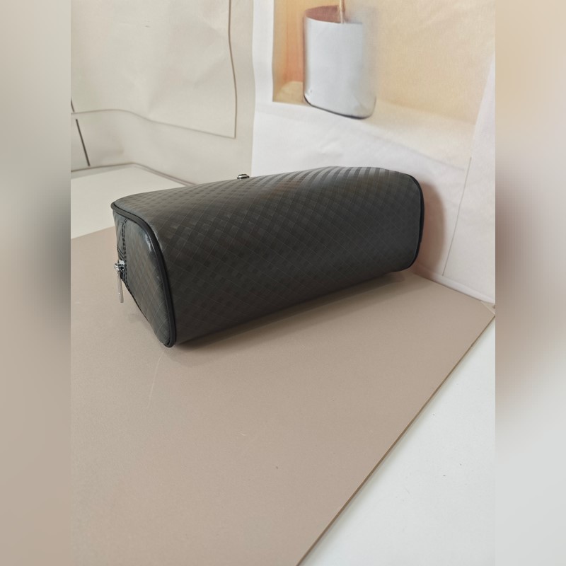 2026最新款式萬寶龍手拿包火爆款大量出貨啦，叫囂專櫃貨 頂級原單貨 紙上談兵吹