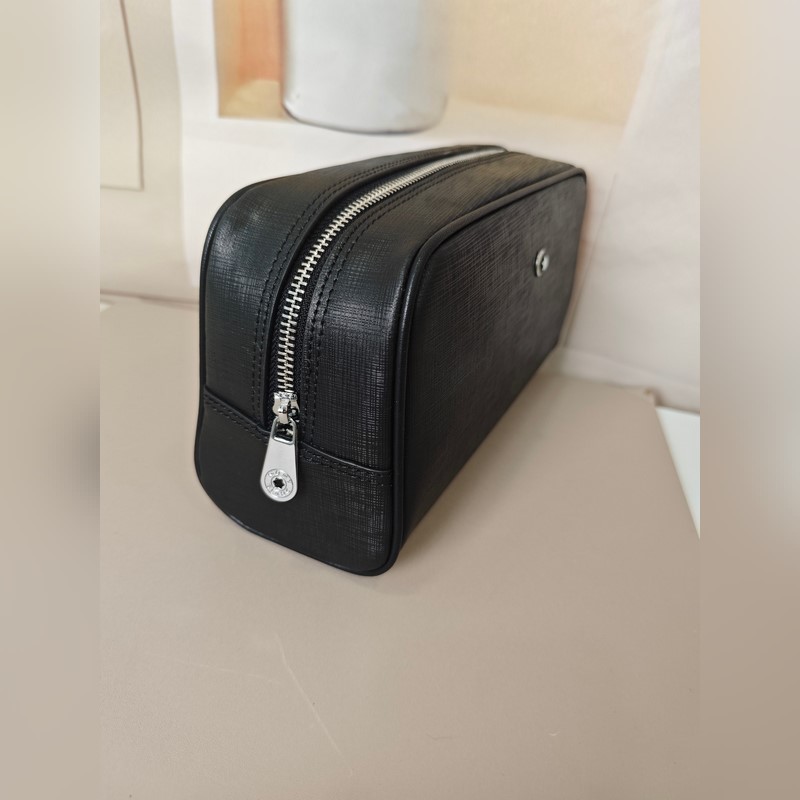 2026最新款式萬寶龍手拿包火爆款大量出貨啦，叫囂專櫃貨 頂級原單貨 紙上談兵吹