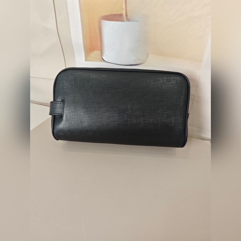 2026最新款式萬寶龍手拿包火爆款大量出貨啦，叫囂專櫃貨 頂級原單貨 紙上談兵吹