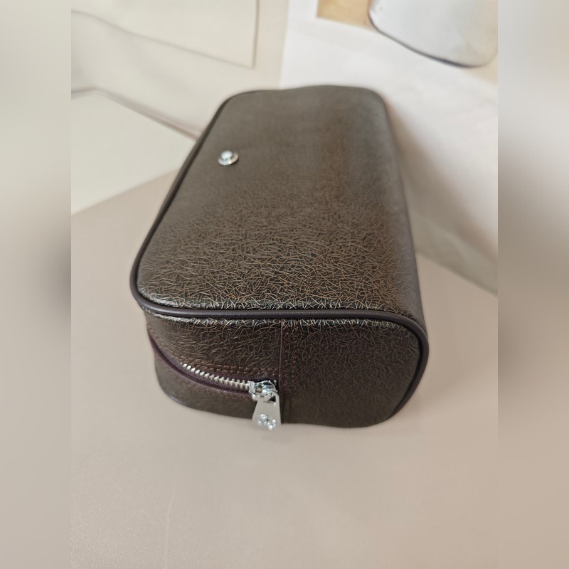 2026最新款式萬寶龍手拿包火爆款大量出貨啦，叫囂專櫃貨 頂級原單貨 紙上談兵吹