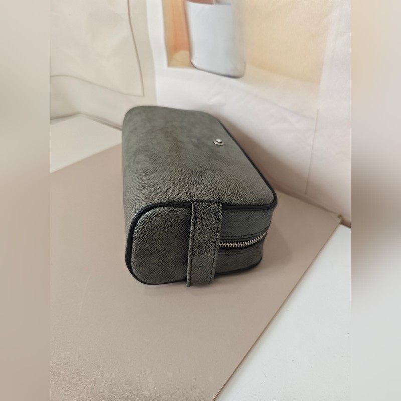 2026最新款式萬寶龍手拿包火爆款大量出貨啦，叫囂專櫃貨 頂級原單貨 紙上談兵吹