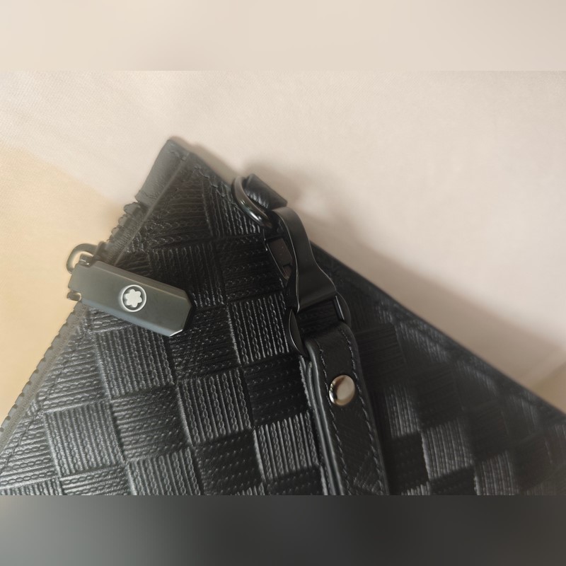 2026頂級專櫃老鼠高端狠貨2026最新火爆款萬寶龍手拿包大量出貨啦，叫囂專櫃貨