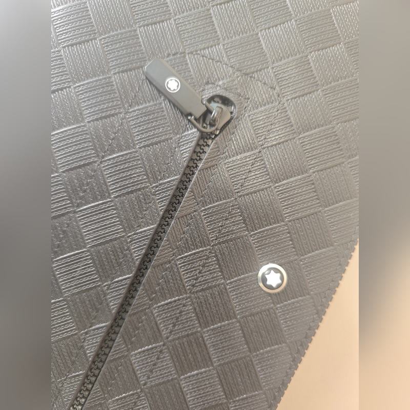 2026頂級專櫃老鼠高端狠貨2026最新火爆款萬寶龍手拿包大量出貨啦，叫囂專櫃貨