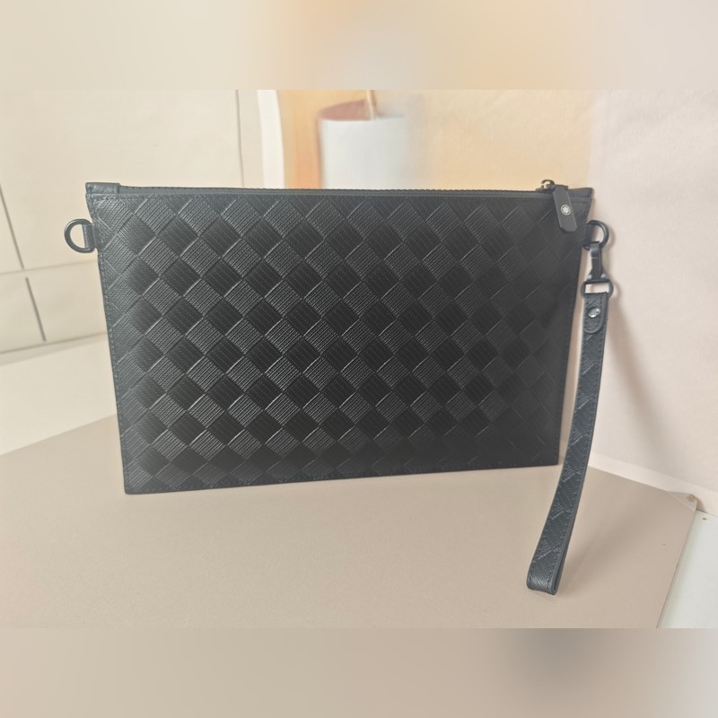 2026頂級專櫃老鼠高端狠貨2026最新火爆款萬寶龍手拿包大量出貨啦，叫囂專櫃貨