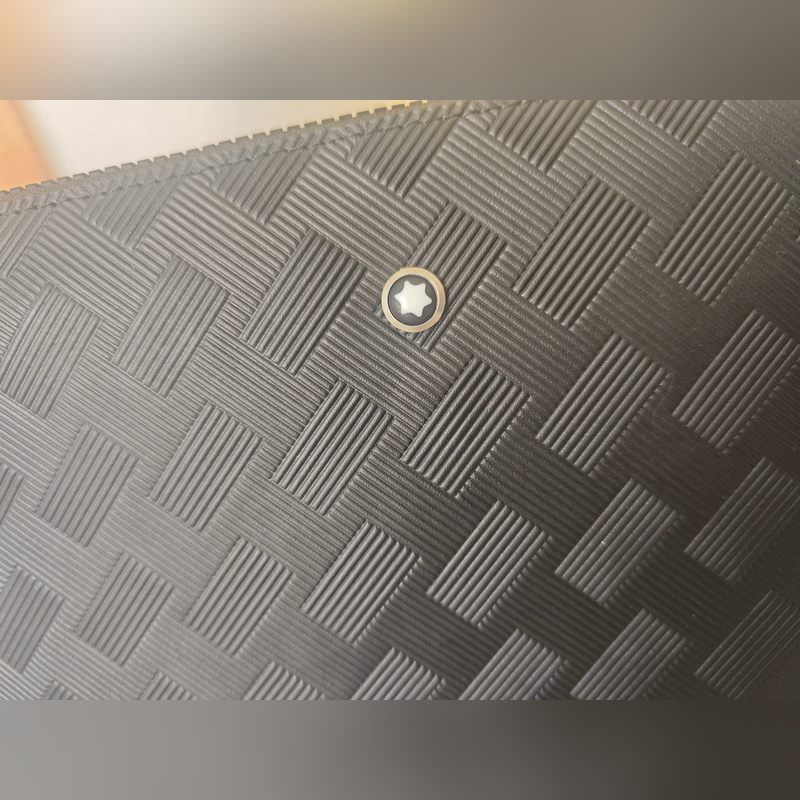 2026頂級專櫃老鼠高端狠貨2026最新火爆款萬寶龍手拿包大量出貨啦，叫囂專櫃貨