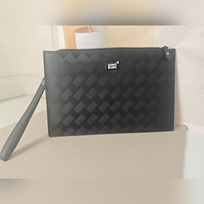 2026頂級專櫃老鼠高端狠貨2026最新火爆款萬寶龍手拿包大量出貨啦，叫囂專櫃貨