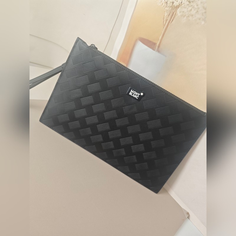 2026頂級專櫃老鼠高端狠貨2026最新火爆款萬寶龍手拿包大量出貨啦，叫囂專櫃貨