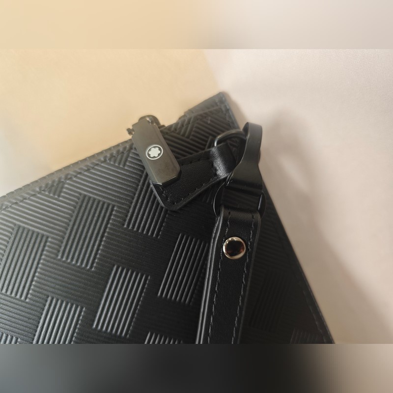 2026頂級專櫃老鼠高端狠貨2026最新火爆款萬寶龍手拿包大量出貨啦，叫囂專櫃貨