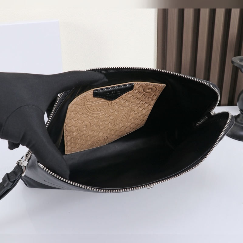 MONTBL NC萬寶龍軟皮系列手拿包經(jīng)典黑 型號：MB131239# 材質(zhì)：純