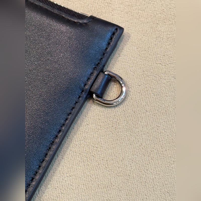 [東莞廠特級]萬寶龍大班軟皮系列牛皮男士超薄版手拿包，經典黑色，這款 軟皮系列手