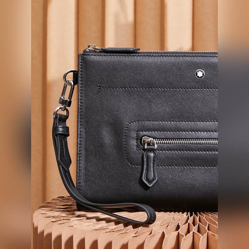 萬(wàn)寶龍大班軟皮系列牛皮男士手拿包，經(jīng)典黑色，型號(hào)：130047 完美細(xì)節(jié) 實(shí)打?qū)?>
						</a>
						</div>
                    <div   id=