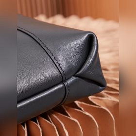 萬寶龍 大班軟皮系列手拿包經(jīng)典黑 型號131239 完美細(xì)節(jié) 實(shí)打?qū)?打造的精髓