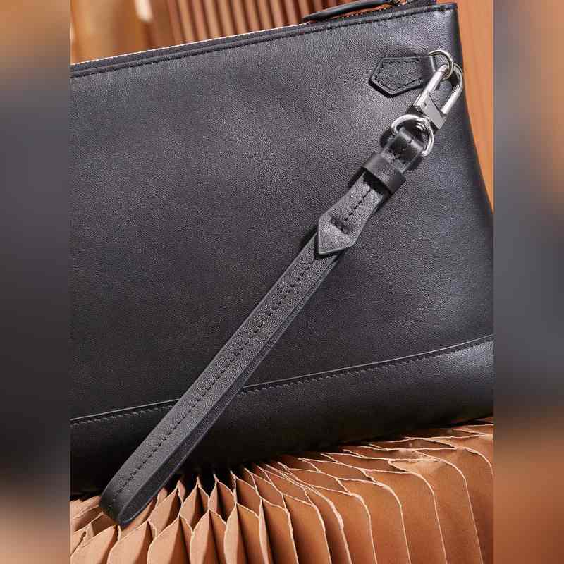 萬寶龍 大班軟皮系列手拿包經典黑 型號131239 完美細節 實打實 打造的精髓