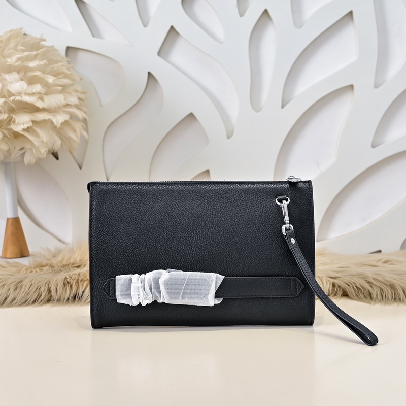 MONT BLANC 萬寶龍-最新款男士手包 采用頭層牛皮 皮質柔軟 手感超贊