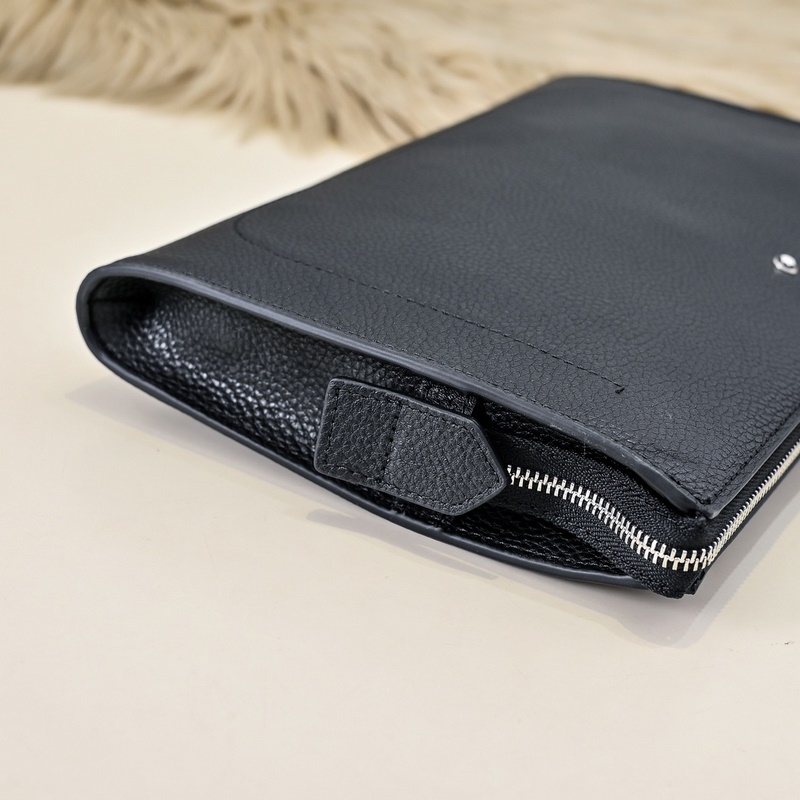 MONT BLANC 萬寶龍-最新款男士手包 采用頭層牛皮 皮質柔軟 手感超贊