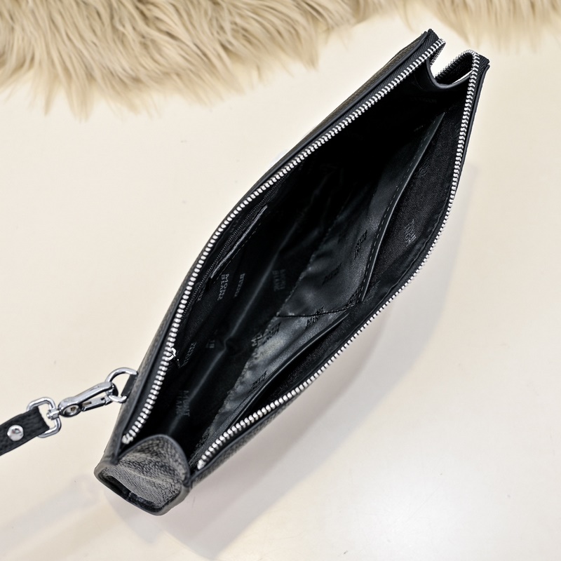 MONT BLANC 萬寶龍-最新款男士手包 采用頭層牛皮 皮質柔軟 手感超贊