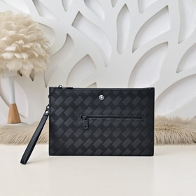 MONT BLANC 萬寶龍-最新款男士手包 采用頭層牛皮 皮質(zhì)柔軟 手感超贊