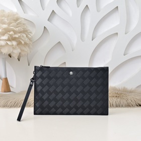 MONT BLANC 萬寶龍-最新款男士手包 采用頭層牛皮 皮質(zhì)柔軟 手感超贊