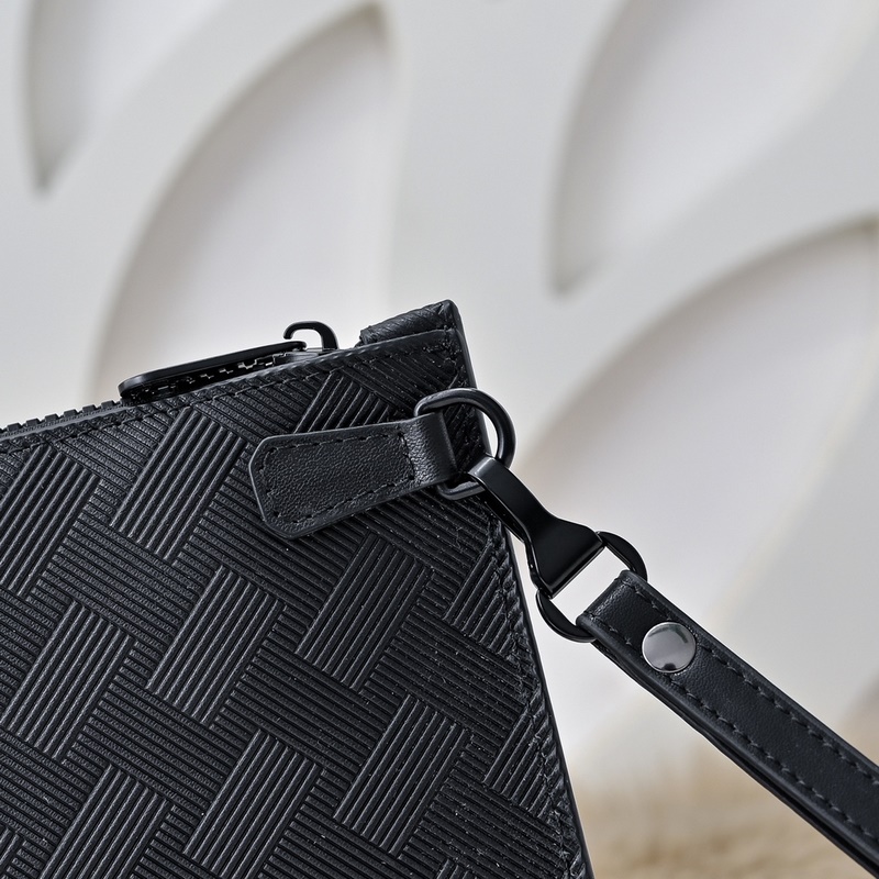 MONT BLANC 萬寶龍-最新款男士手包 采用頭層牛皮 皮質柔軟 手感超贊