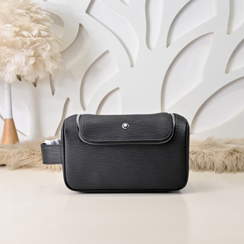 MONT BLANC 萬寶龍-最新款男士手包 采用頭層牛皮 皮質(zhì)柔軟 手感超贊