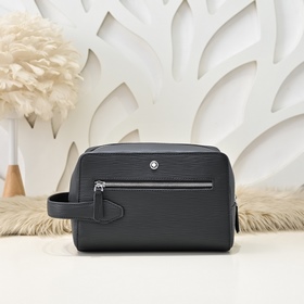 MONT BLANC 萬寶龍-最新款男士手包 采用頭層牛皮 皮質(zhì)柔軟 手感超贊