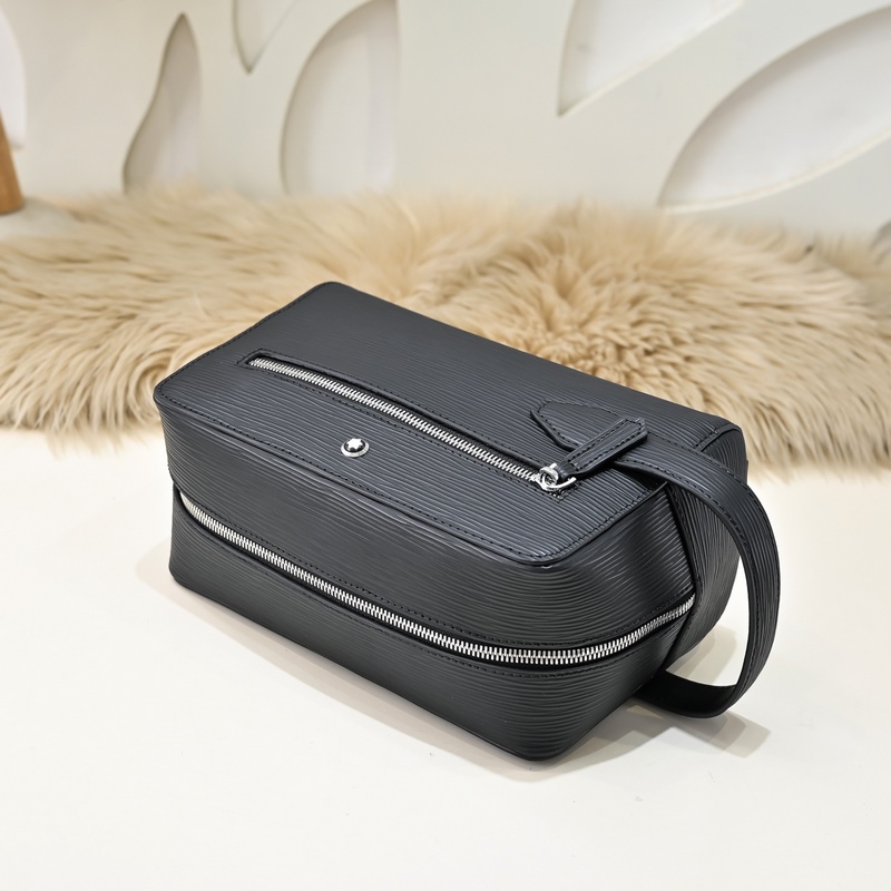 MONT BLANC 萬寶龍-最新款男士手包 采用頭層牛皮 皮質柔軟 手感超贊