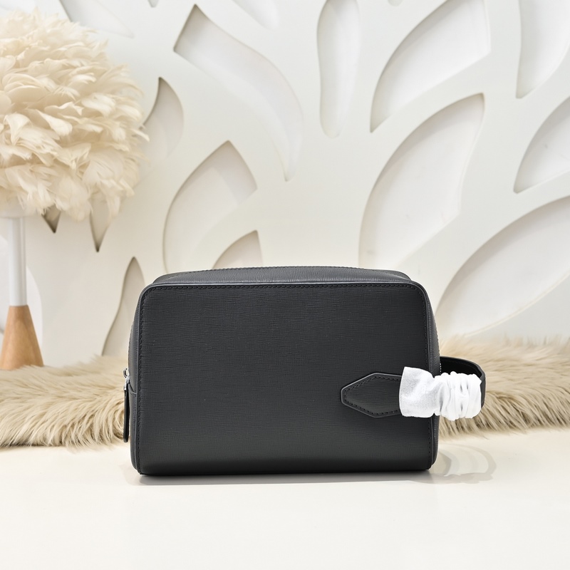 MONT BLANC 萬寶龍-最新款男士手包 采用頭層牛皮 皮質柔軟 手感超贊