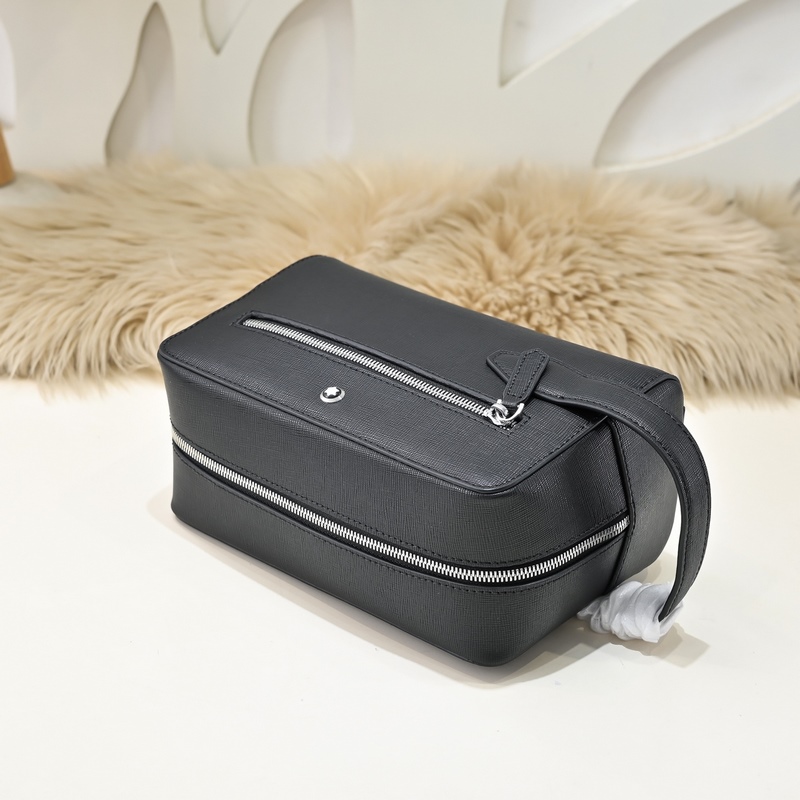 MONT BLANC 萬寶龍-最新款男士手包 采用頭層牛皮 皮質柔軟 手感超贊