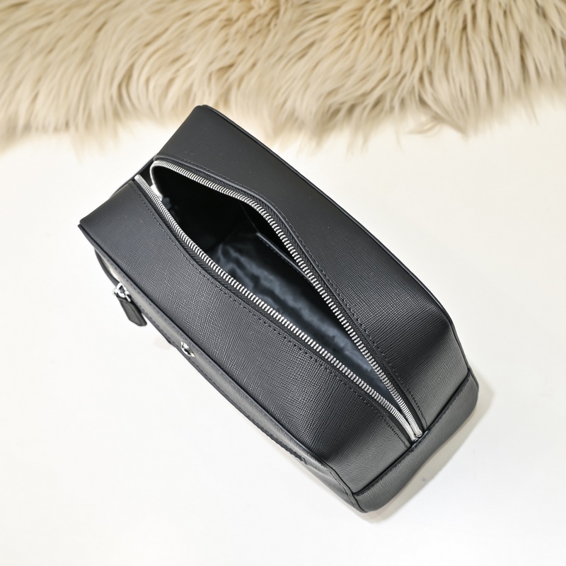 MONT BLANC 萬寶龍-最新款男士手包 采用頭層牛皮 皮質柔軟 手感超贊