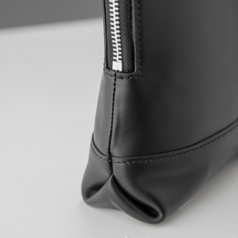 MONTBL NC萬寶龍軟皮系列手拿包經典黑 型號：MB131239# 材質：純