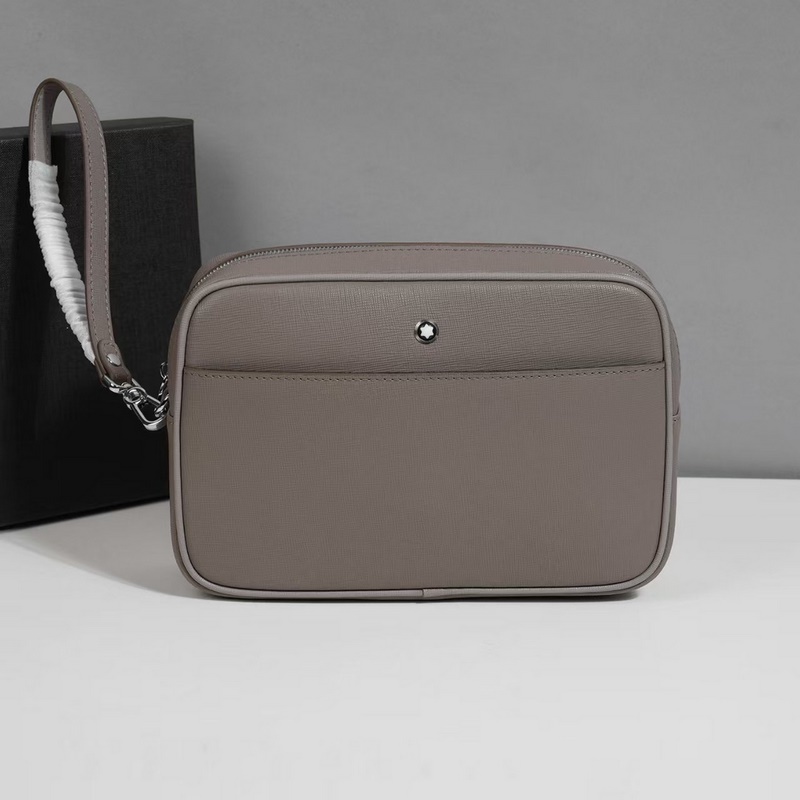 萬寶龍爆款來襲，精緻手包 選用由再生聚酯纖維和棉質紗線制成的面料打造，裝飾專屬標