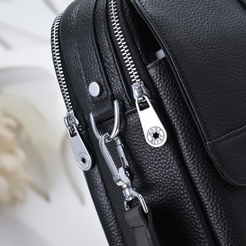 萬寶龍-最新款男士手提包/斜挎包 采用頭層牛皮 皮質(zhì)柔軟 手感超贊 獨(dú)特設(shè)計(jì)足以