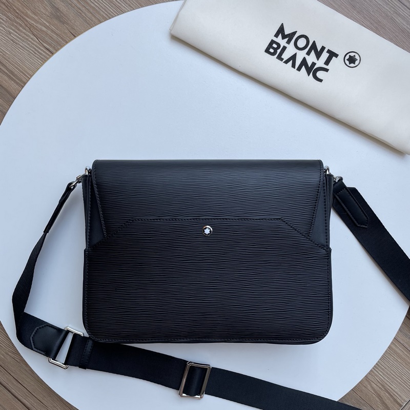 萬(wàn)寶龍經(jīng)典斜挎包，頂級(jí)頭層牛皮承載歲月質(zhì)感，清晰立體紋路訴說(shuō)高級(jí)工藝。擴(kuò)容設(shè)計(jì)巧