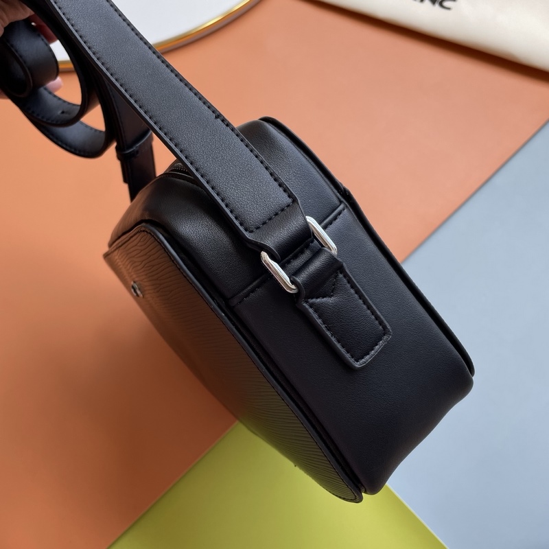 最新款來襲 Montblanc International(萬寶龍) 斜挎兩用包