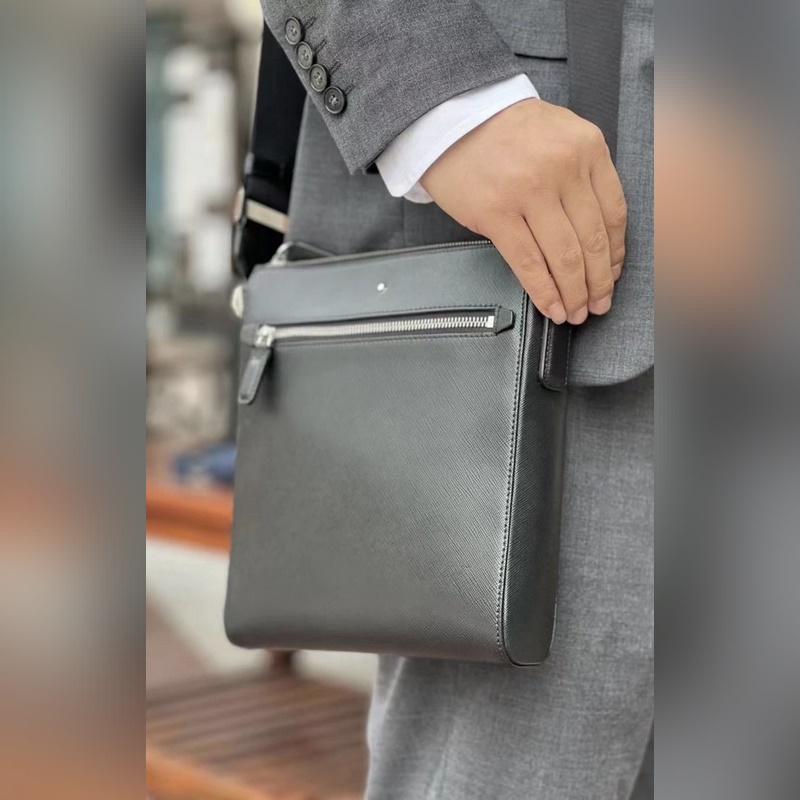 萬寶龍-最新款，男士斜挎包 選用優質頭層牛皮打造，經典斜挎包型輕巧貼合。耐磨防刮