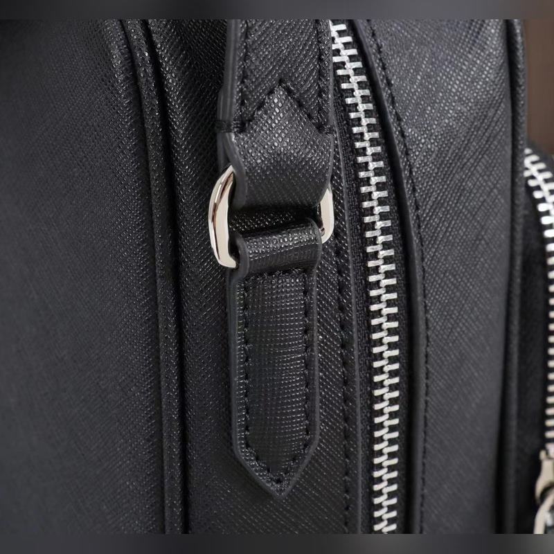 MONTBLANC 全新萬(wàn)寶龍匠心系列郵差包 經(jīng)典黑 型號(hào)：MB198127#