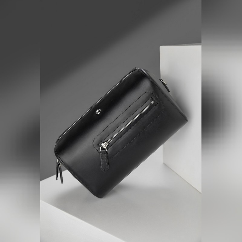 MONTBL NC萬寶龍軟皮系列142郵筒包經典黑 型號：MB131797# 材