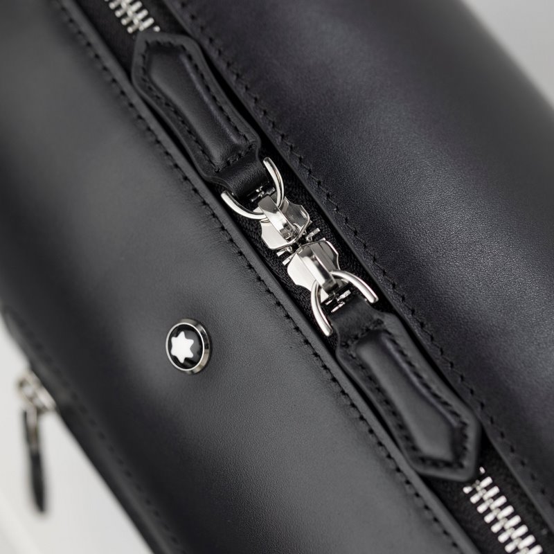 MONTBL NC萬寶龍軟皮系列142郵筒包經典黑 型號：MB131797# 材