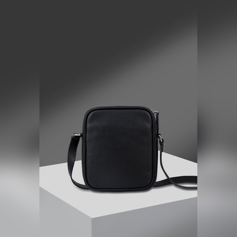 MONTBLANC 全新萬寶龍匠心系列迷你小挎包 經典黑 型號：MB198165