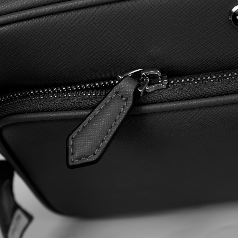 MONTBLANC 全新萬(wàn)寶龍匠心系列郵差包 經(jīng)典黑 型號(hào)：MB198127#