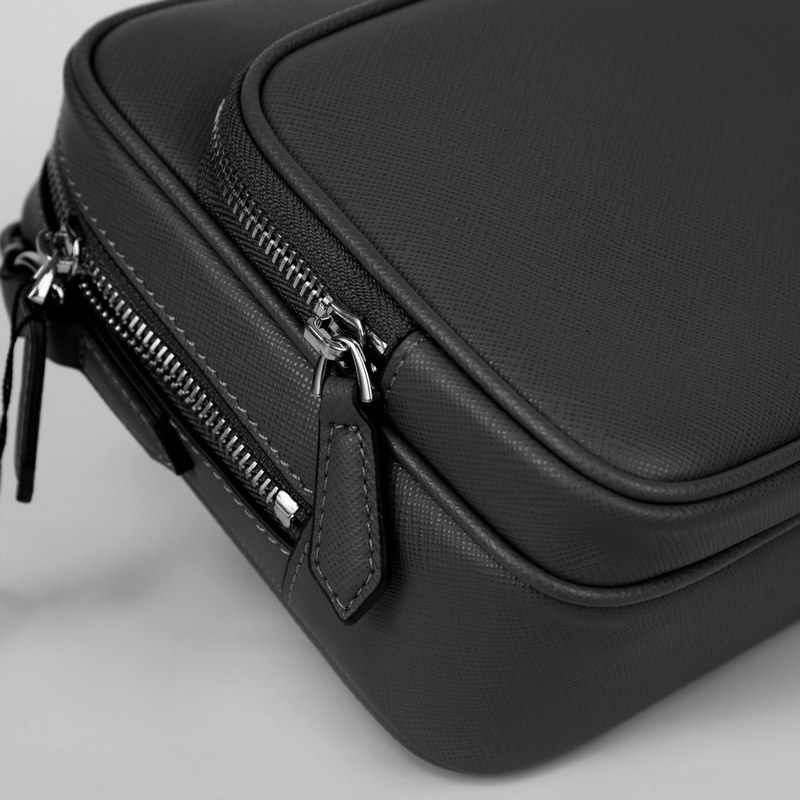 MONTBLANC 全新萬(wàn)寶龍匠心系列郵差包 經(jīng)典黑 型號(hào)：MB198127#