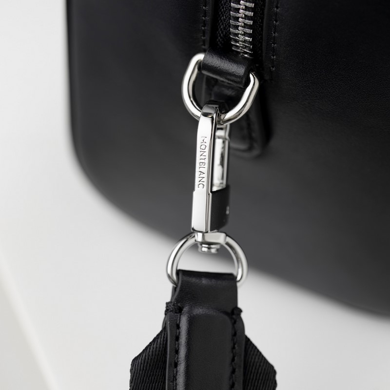 MONTBL NC萬寶龍軟皮系列142郵筒包經典黑 型號：MB131797# 材