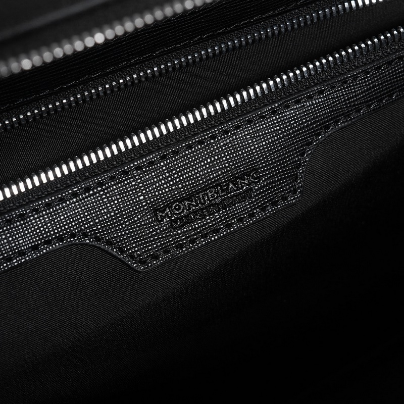 萬寶龍爆款來襲，精緻單肩包 選用由再生聚酯纖維頭層牛皮和棉質紗線制成的面料打造，