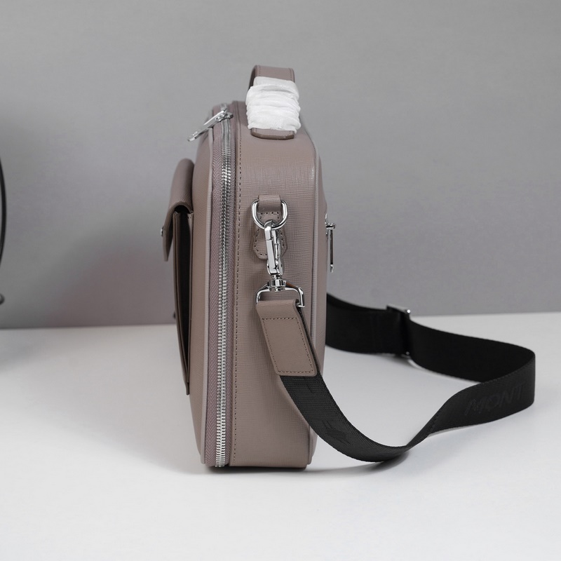 萬寶龍爆款來襲，精緻單肩包 選用由再生聚酯纖維頭層牛皮和棉質(zhì)紗線制成的面料打造，